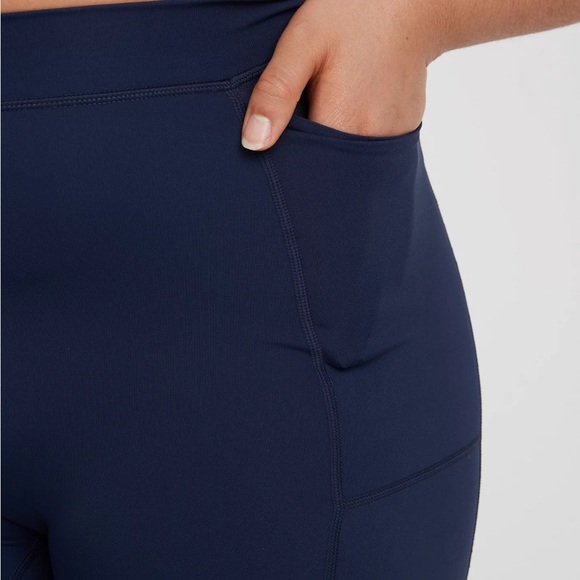 2/$20 Offline by Aerie Goal Pocket Women's Navy Bike Shorts - Picture 3 of 6